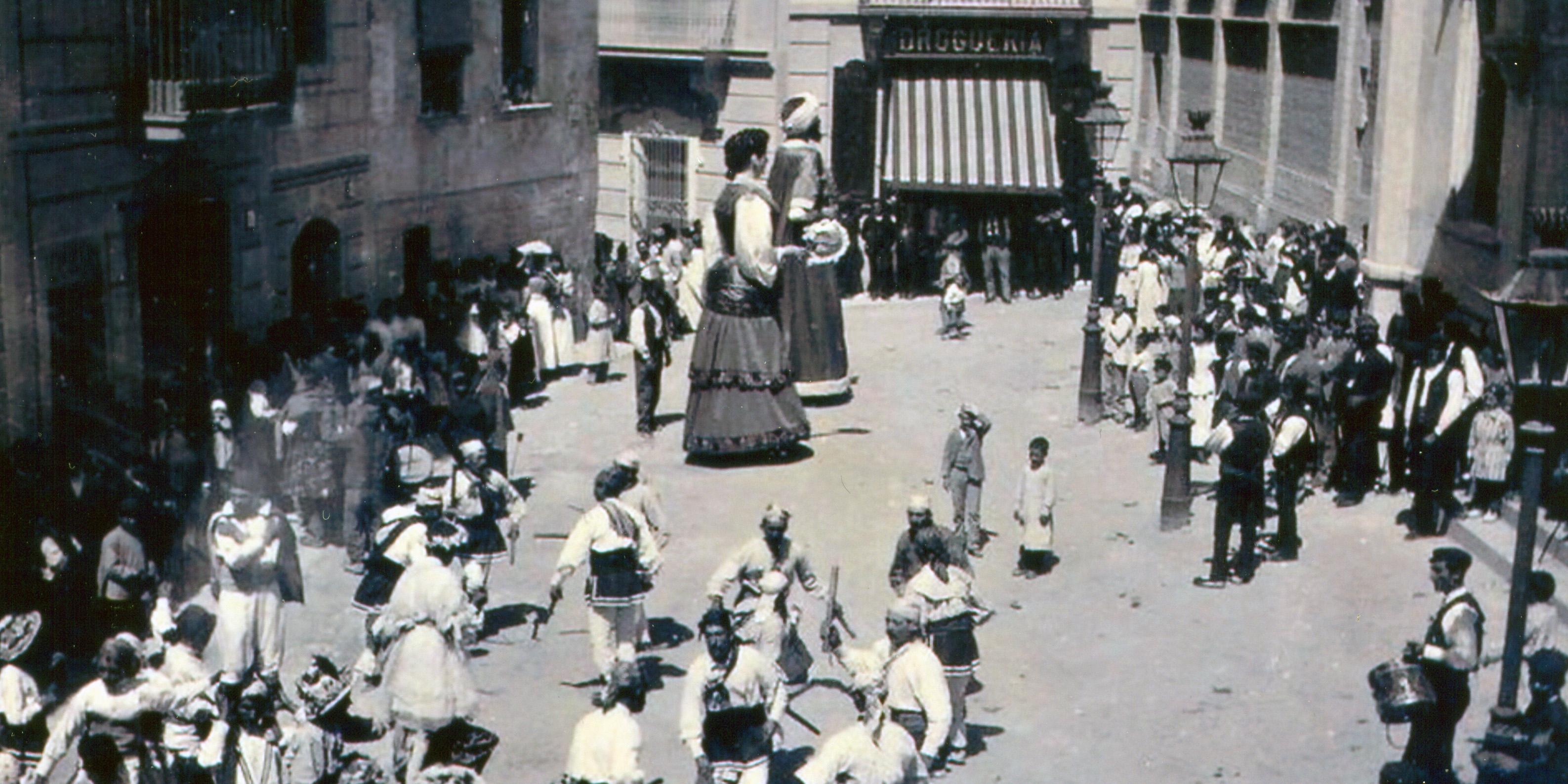 Els papers de Mn. Pau Farret, les confraries sitgetanes i "lo ball de bastons"