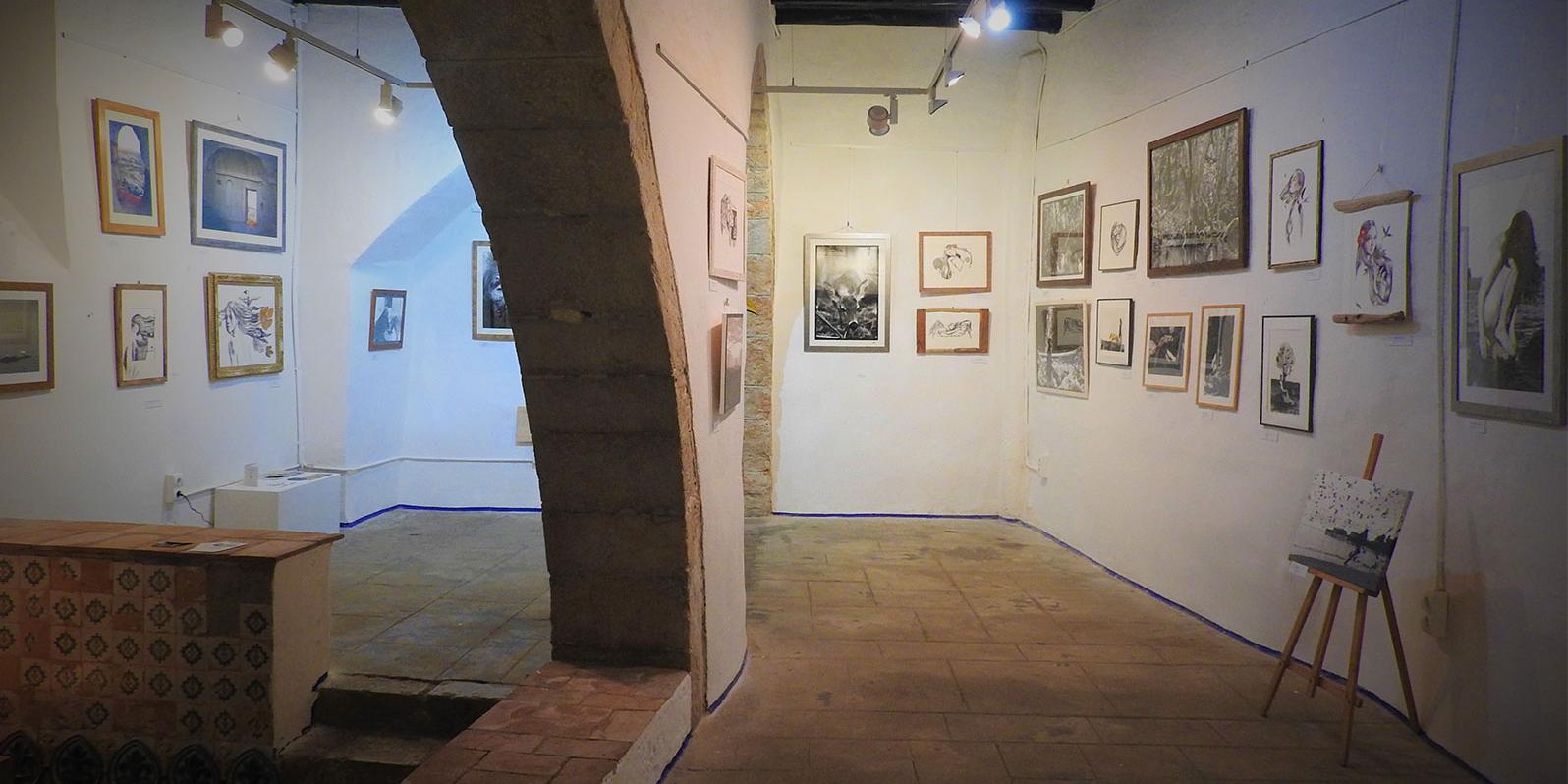 Galeria d’art amb molta vida