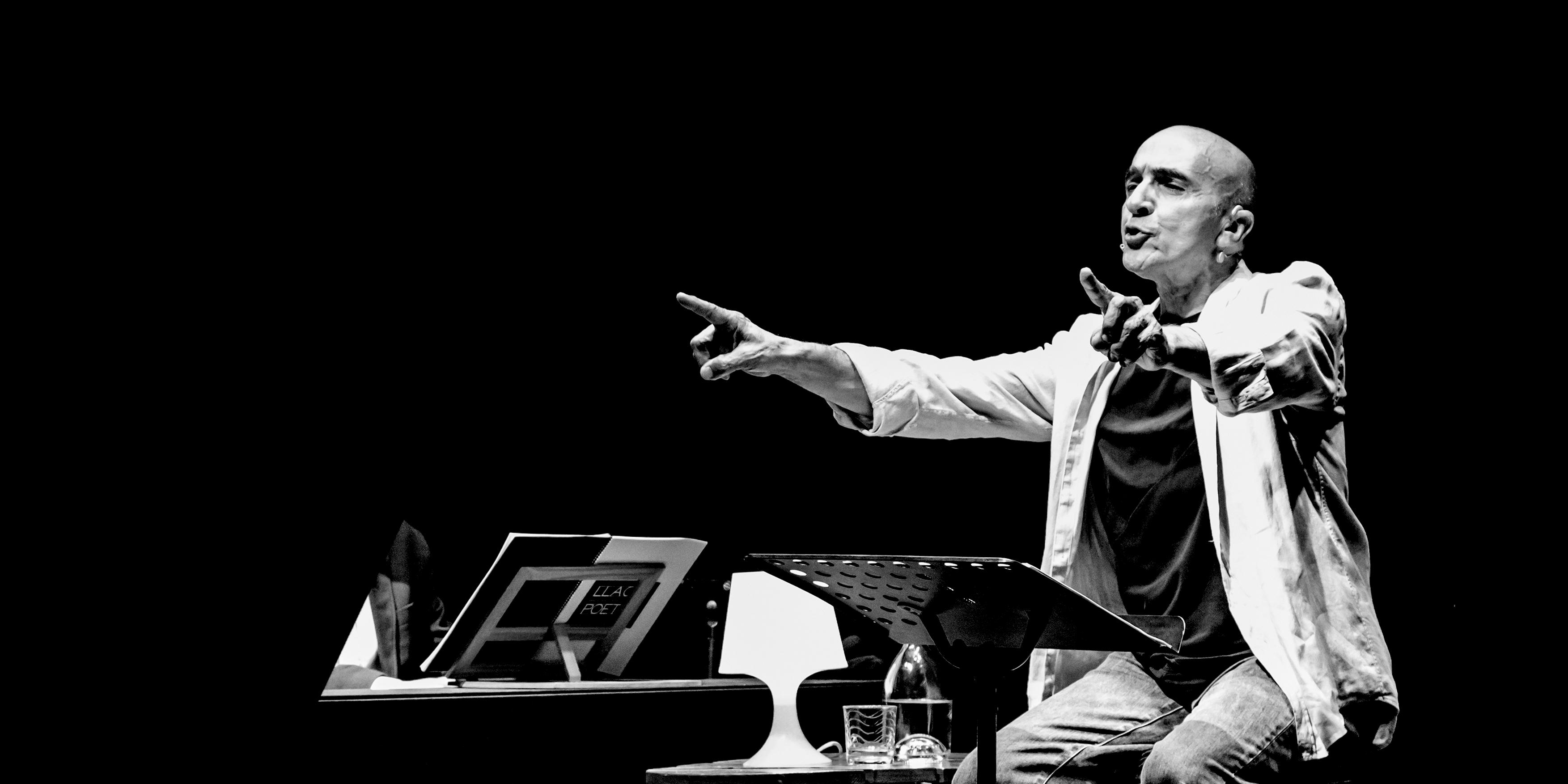 'Llach Poeta', de Joan Berlanga i Albert Flores – Festival Fes + Chapeau 'Llach Poeta', de Joan Berlanga i Albert Flores – Festival Fes + Chapeau