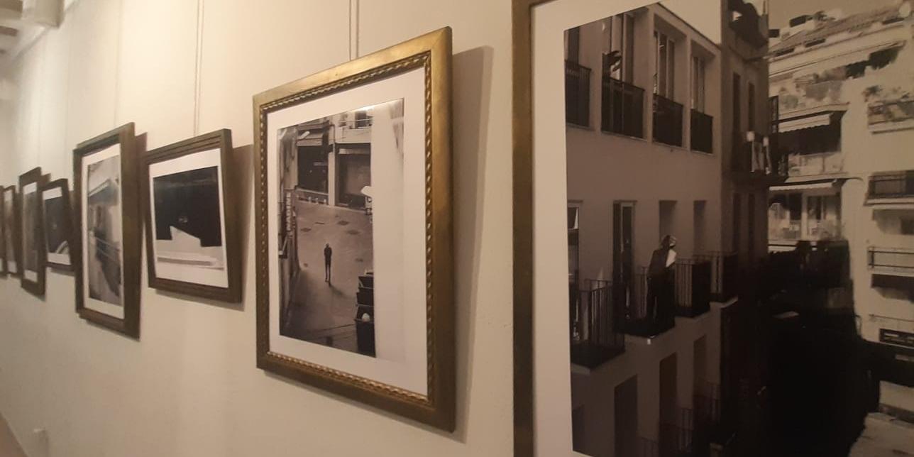 La crònica gràfica de la pandèmia de la Covid-19 es mostra en el projecte expositiu ‘Confinament a Sitges’ La crònica gràfica de la pandèmia de la Covid-19 es mostra en el projecte expositiu ‘Confinament a Sitges’