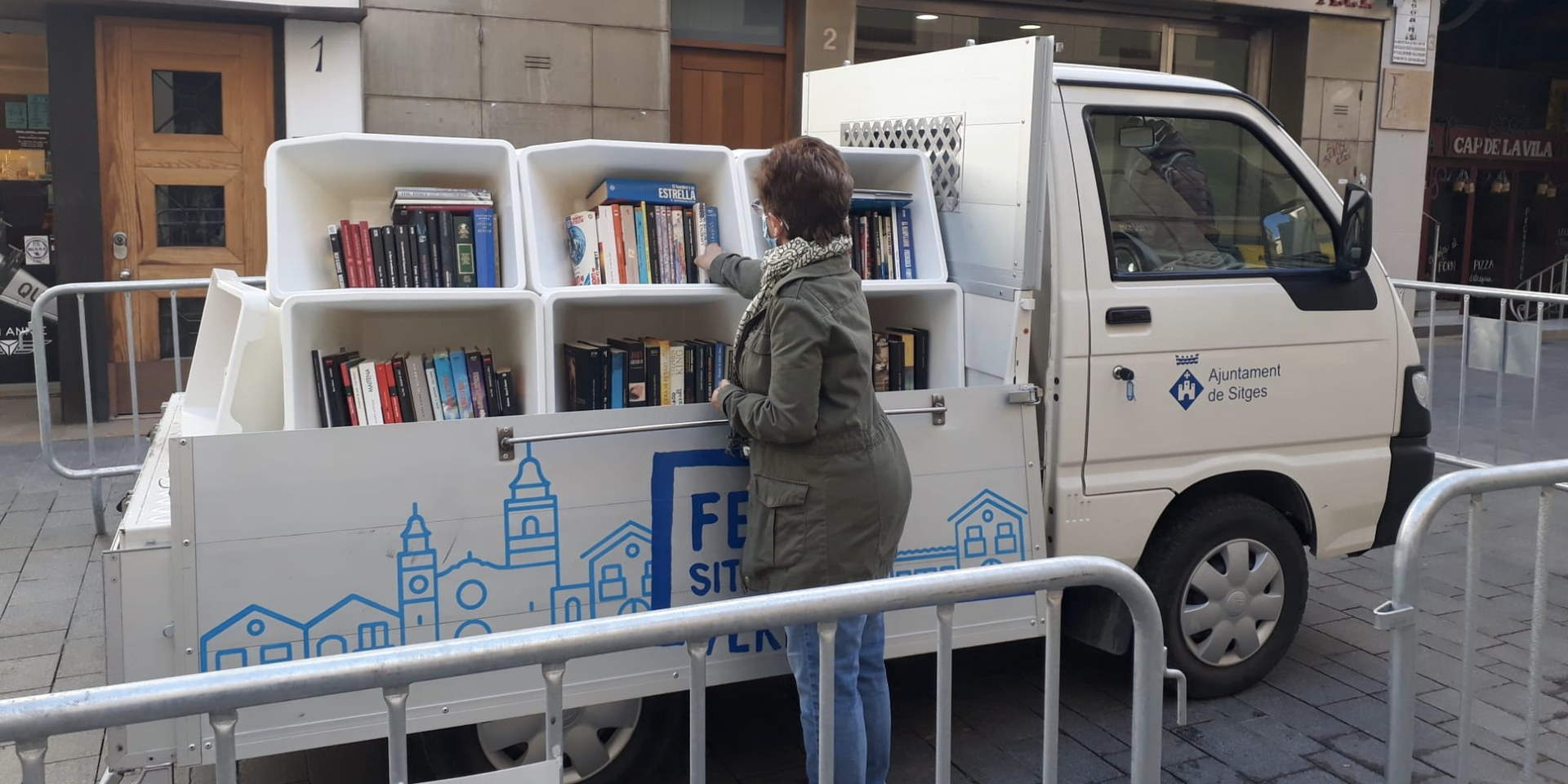 La Book truck s’instal·la aquest dimarts al Cap de la Vila amb llibres per reutilitzar