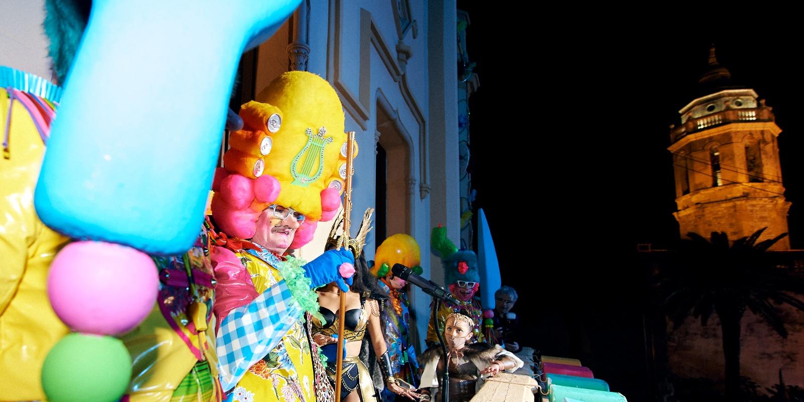 Sa Majestat Carnestoltes a punt de fer el Predicot Sa Majestat Carnestoltes a punt de fer el Predicot