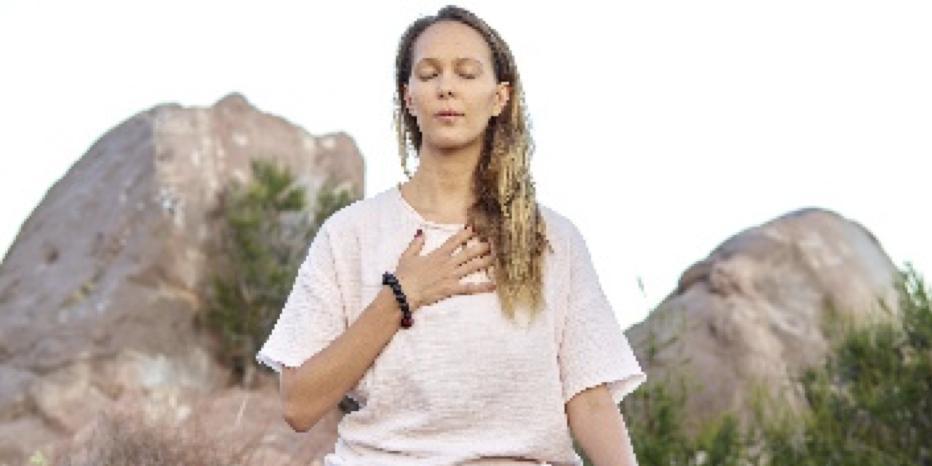 Xerrada-taller "De la tormenta a la calma: yoga y chikung para la serenidad emocional". 
