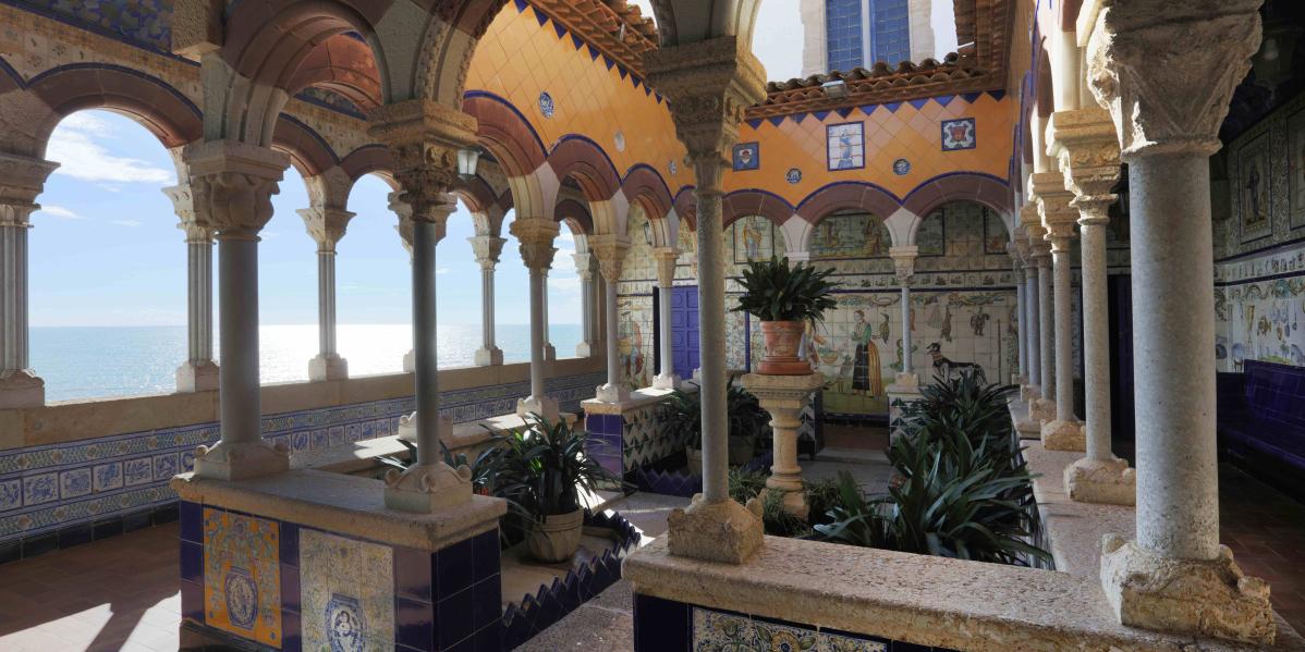 Visites guiades al Palau de Maricel · Sitgestiu 2025 Visites guiades al Palau de Maricel · Sitgestiu 2025