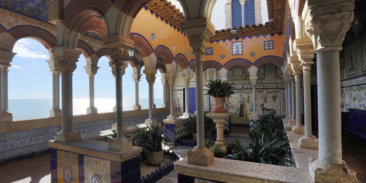 Visites guiades al Palau de Maricel · Sitgestiu 2025 Visites guiades al Palau de Maricel · Sitgestiu 2025