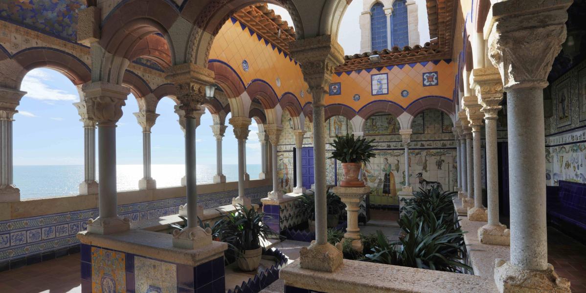 Visites guiades al Palau de Maricel · Sitgestiu 2025 Visites guiades al Palau de Maricel · Sitgestiu 2025