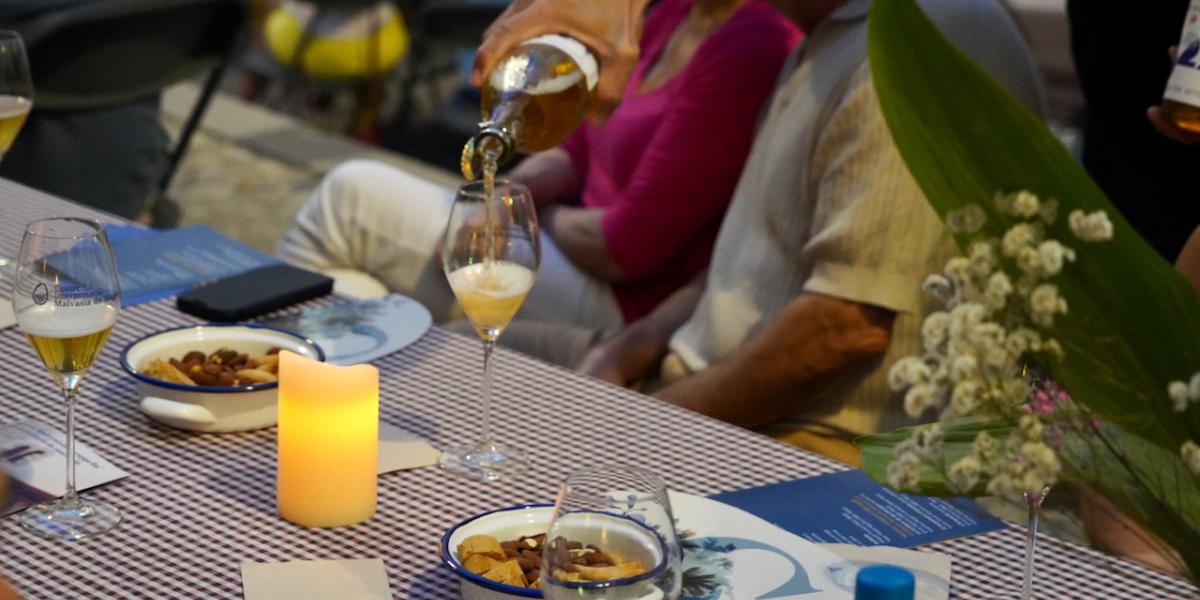 Maridatge de música i vins a la fresca · Sitgestiu 2025 Maridatge de música i vins a la fresca · Sitgestiu 2025