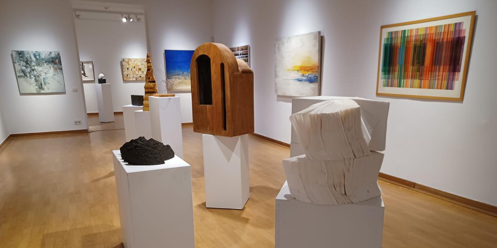 L’Ajuntament de Sitges aprova la convocatòria del XXXIX Concurs de pintura Sanvisens i XXIX d’escultura Pere Jou