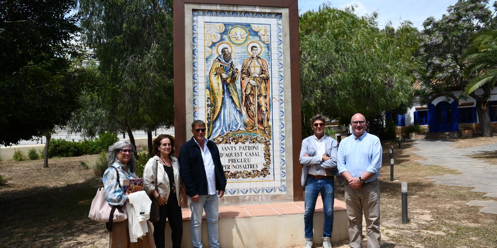 L’Ajuntament presenta la reubicació del plafó de Sant Bartomeu i Sant Jordi