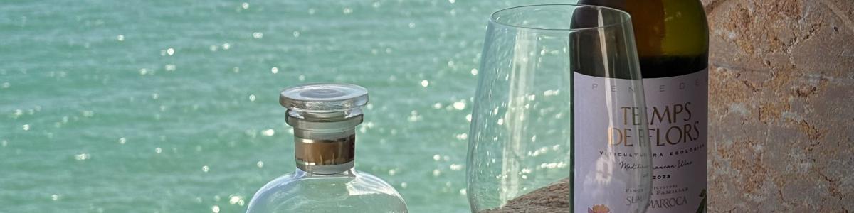 Passeig d'Aromes maridat amb vins i cava